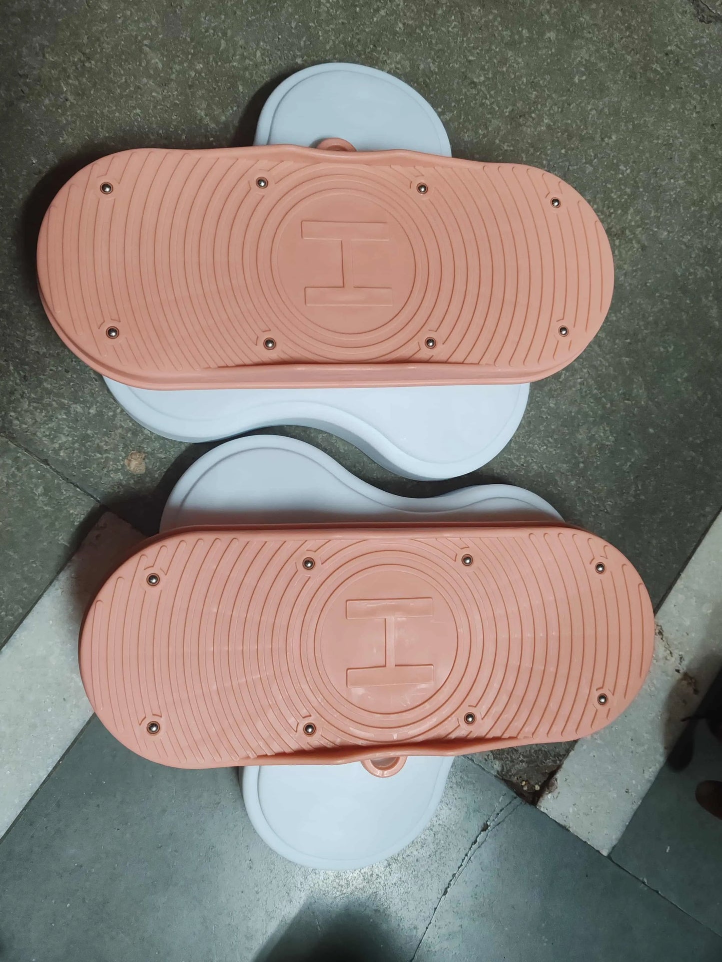 Rotating Waist Plate - Gadgetbro